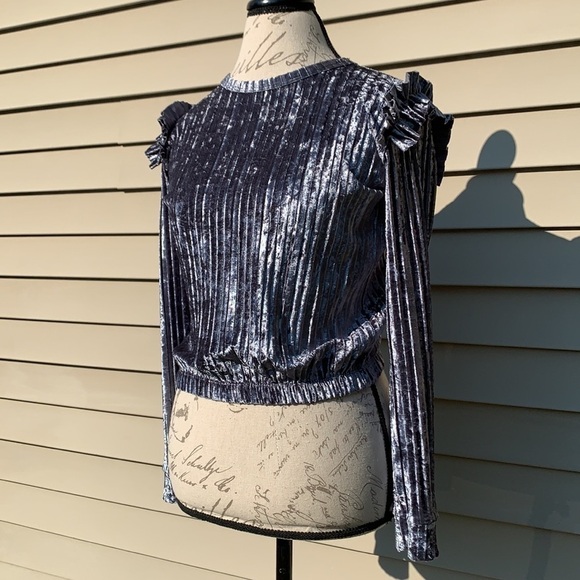 COTTON EMPORIUM crushed velvet pleated top - Picture 3 of 11
